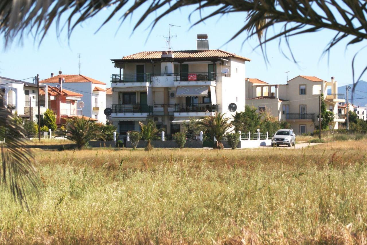 Oxana House Apartment Nea Moudania Bagian luar foto