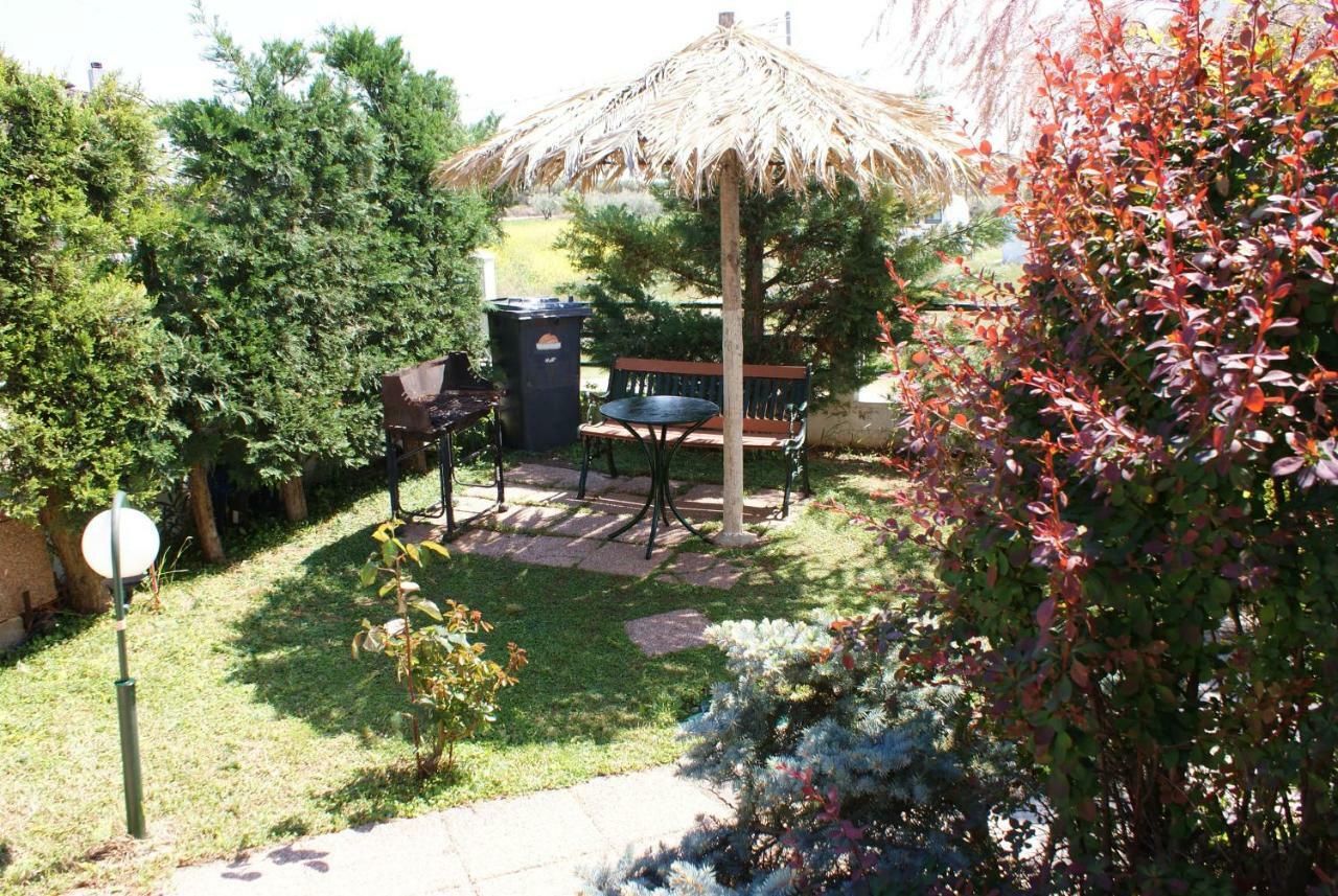 Oxana House Apartment Nea Moudania Bagian luar foto